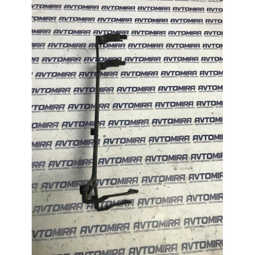 Кронштейн радиатора Peugeot 308 1.6BlueHDI 2013-2021 9805328380